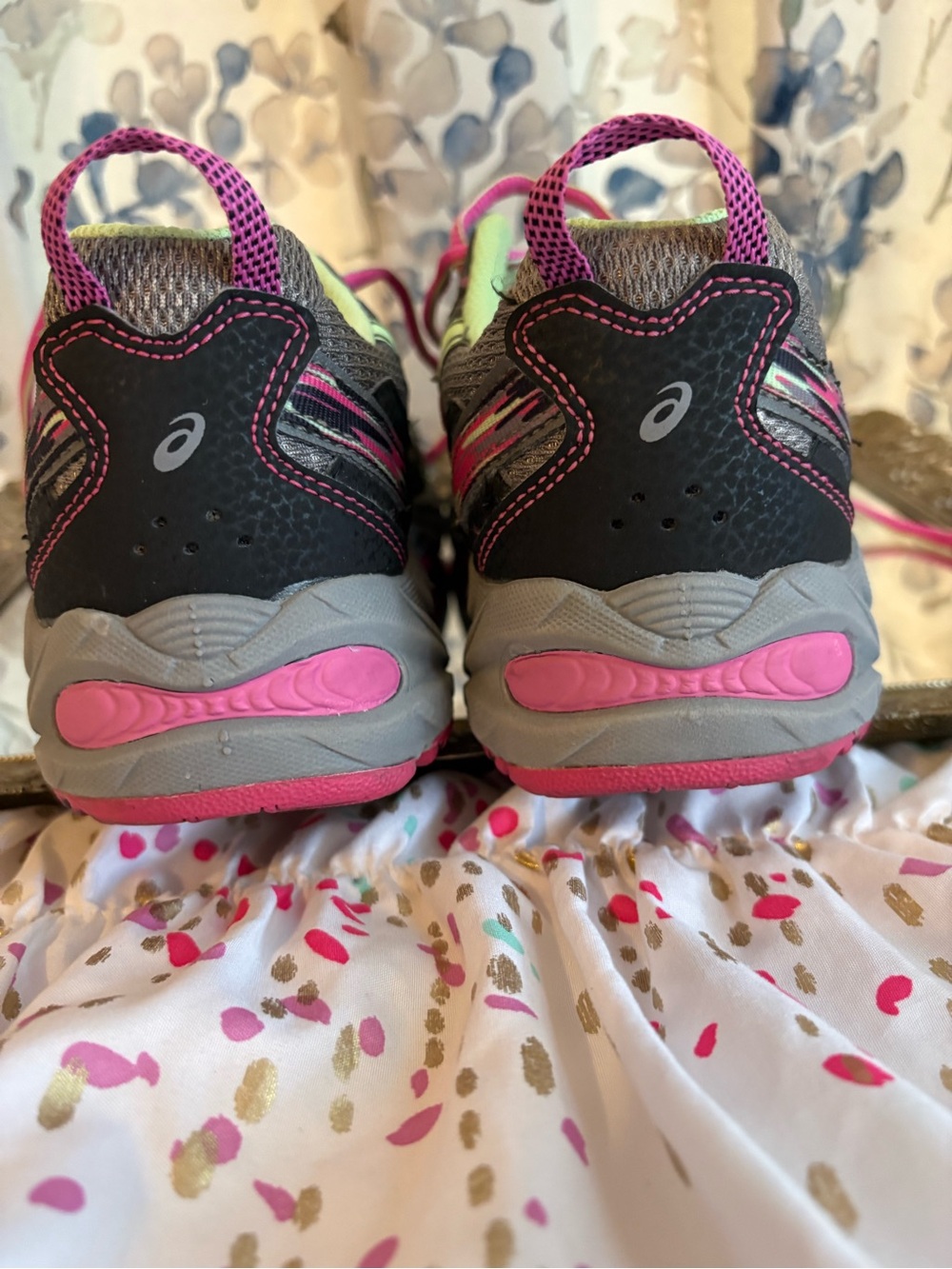 Asics GEL-VENTURE 5 Gray Athletic Shoes with Pink and Lime Accents - Picture 4 of 6